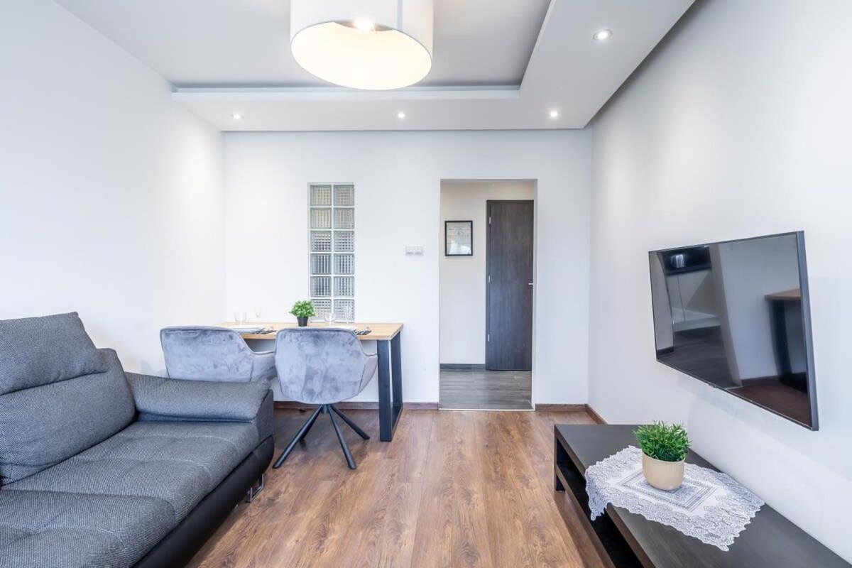 Apartamento Cozy Quiet With A Balcony *